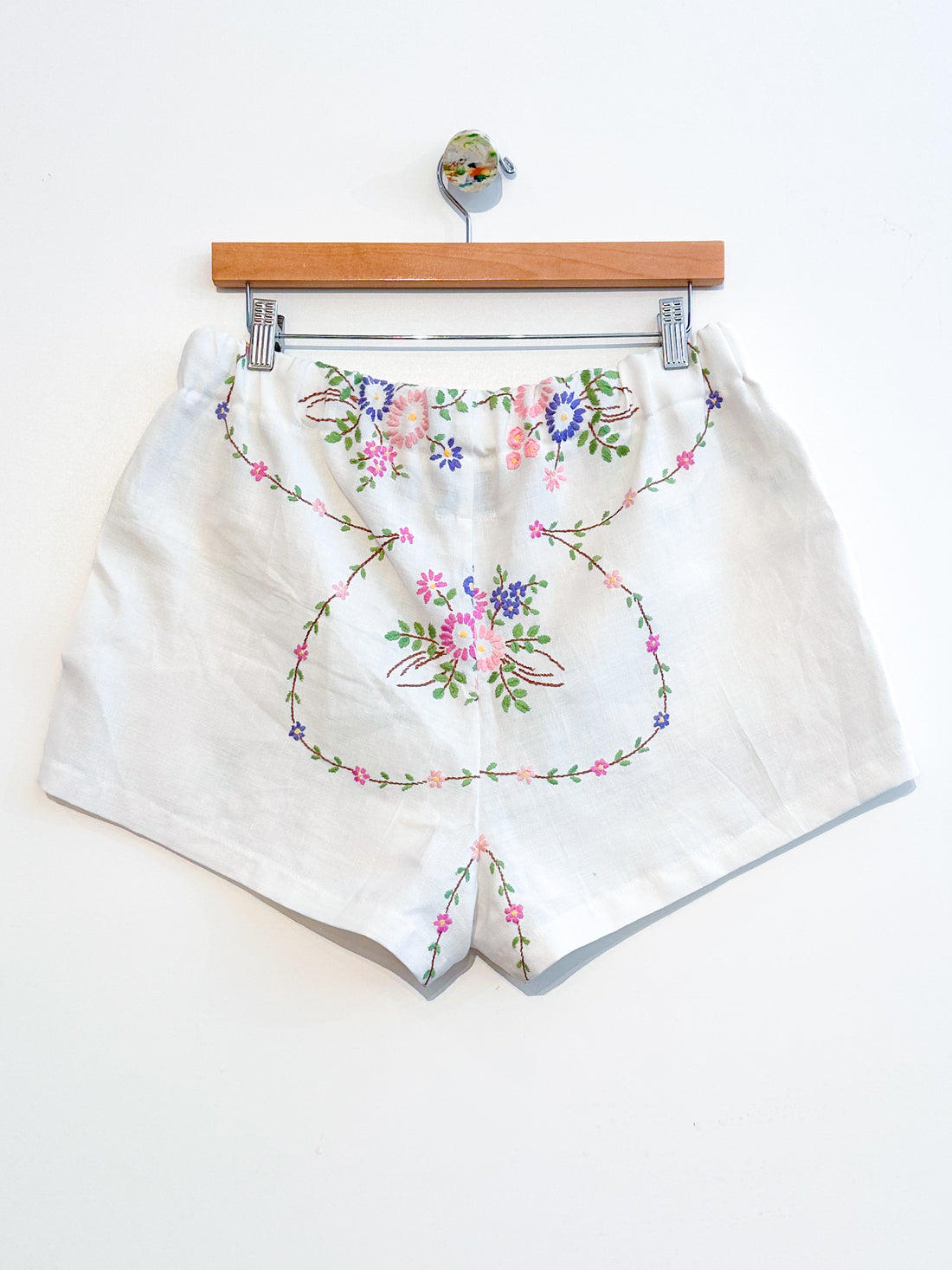 Liv embroidered linen shorts