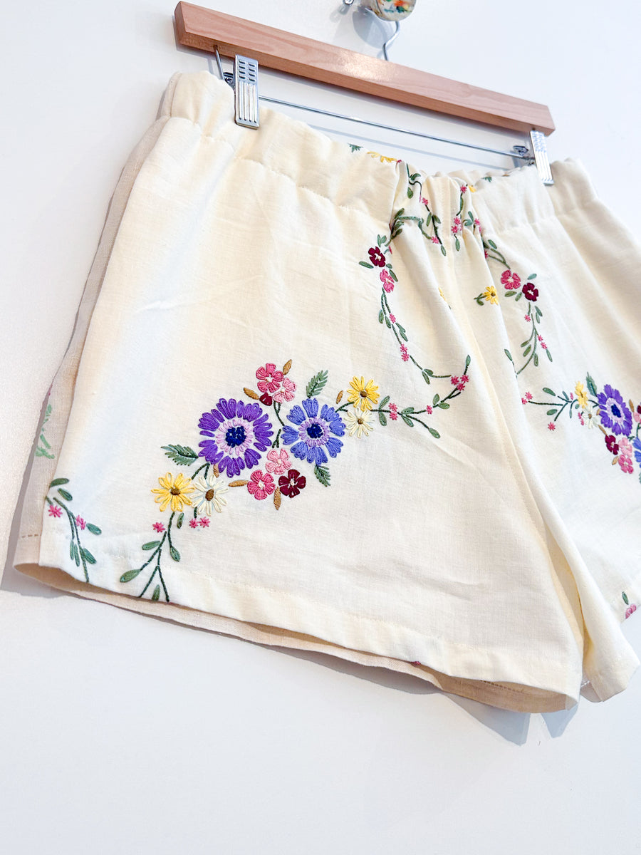 Liv embroidered linen shorts