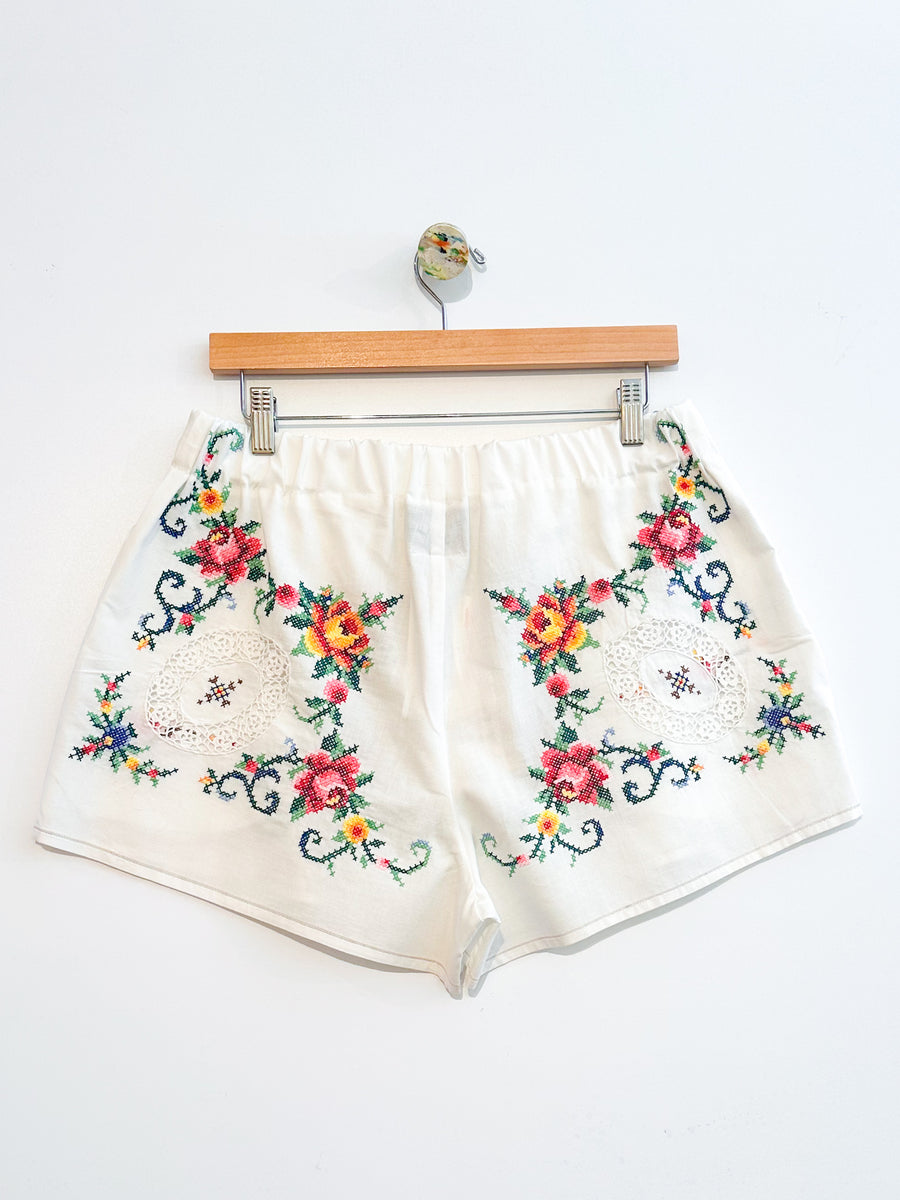 Liv embroidered linen shorts