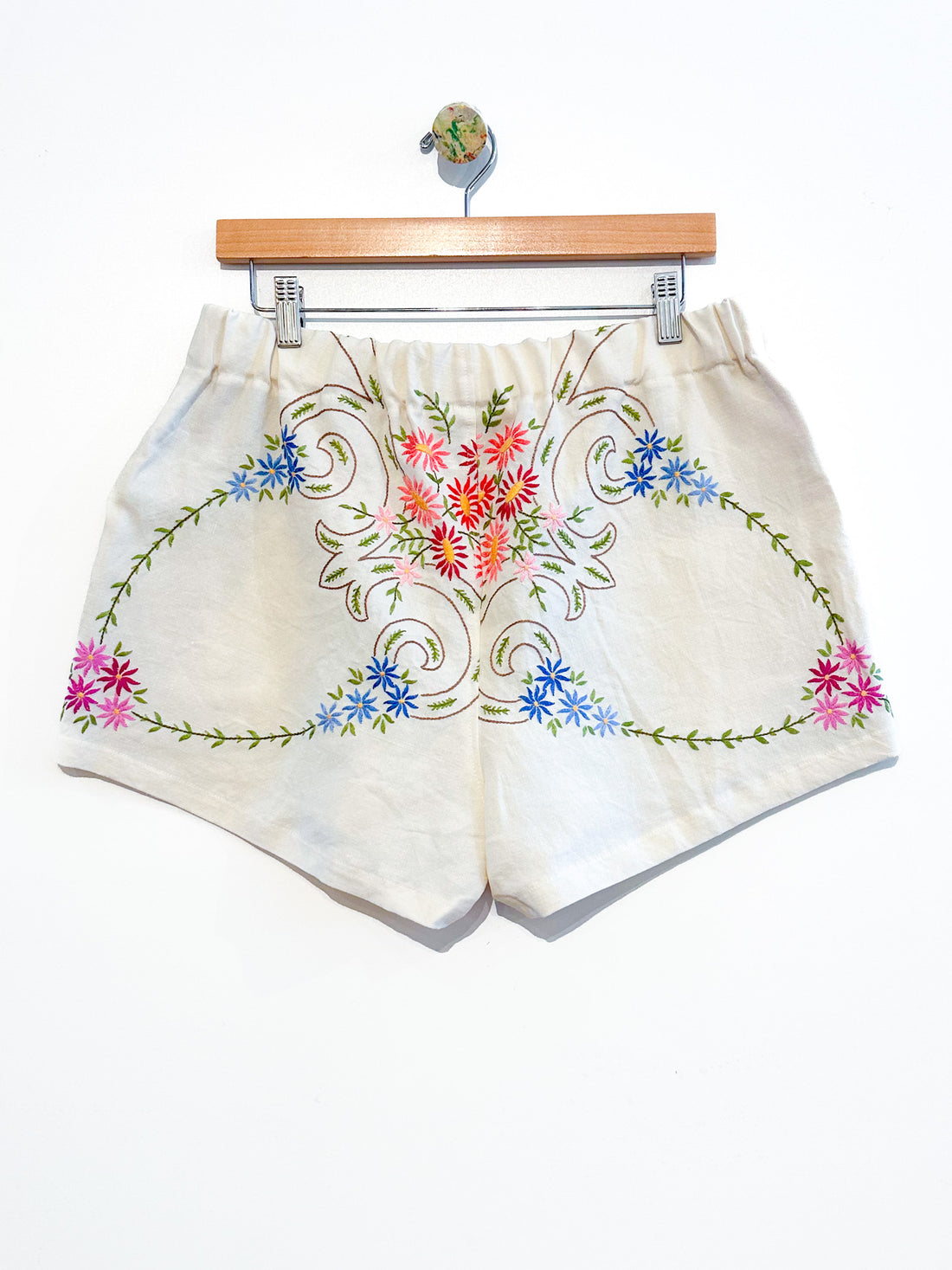 Liv embroidered linen shorts