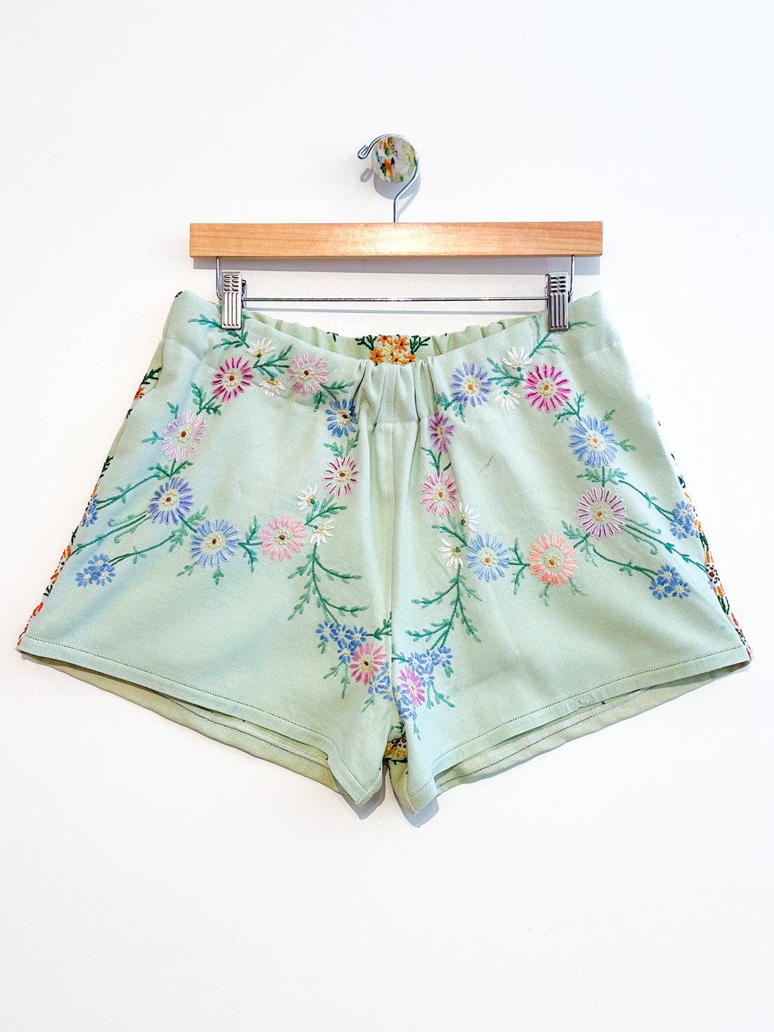 Liv embroidered linen shorts