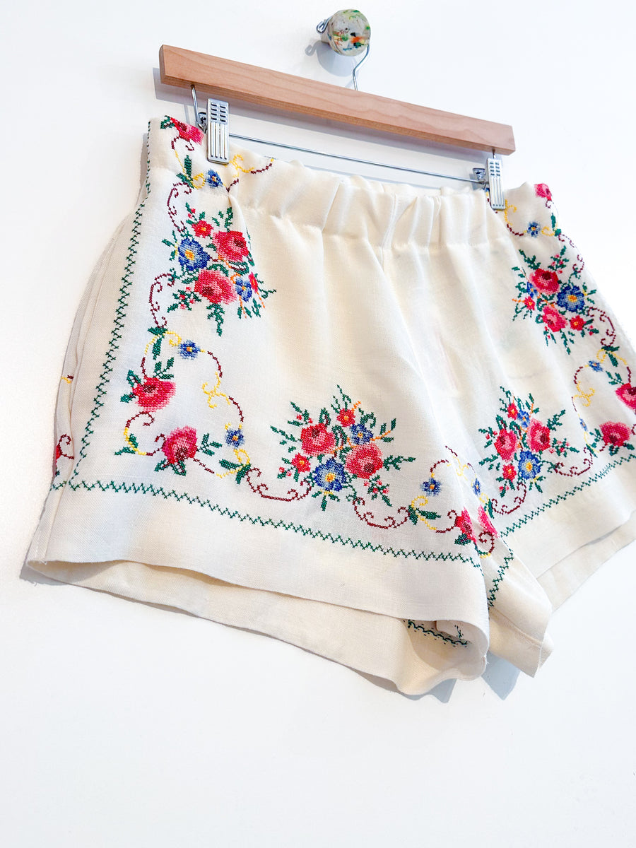 Liv embroidered linen shorts