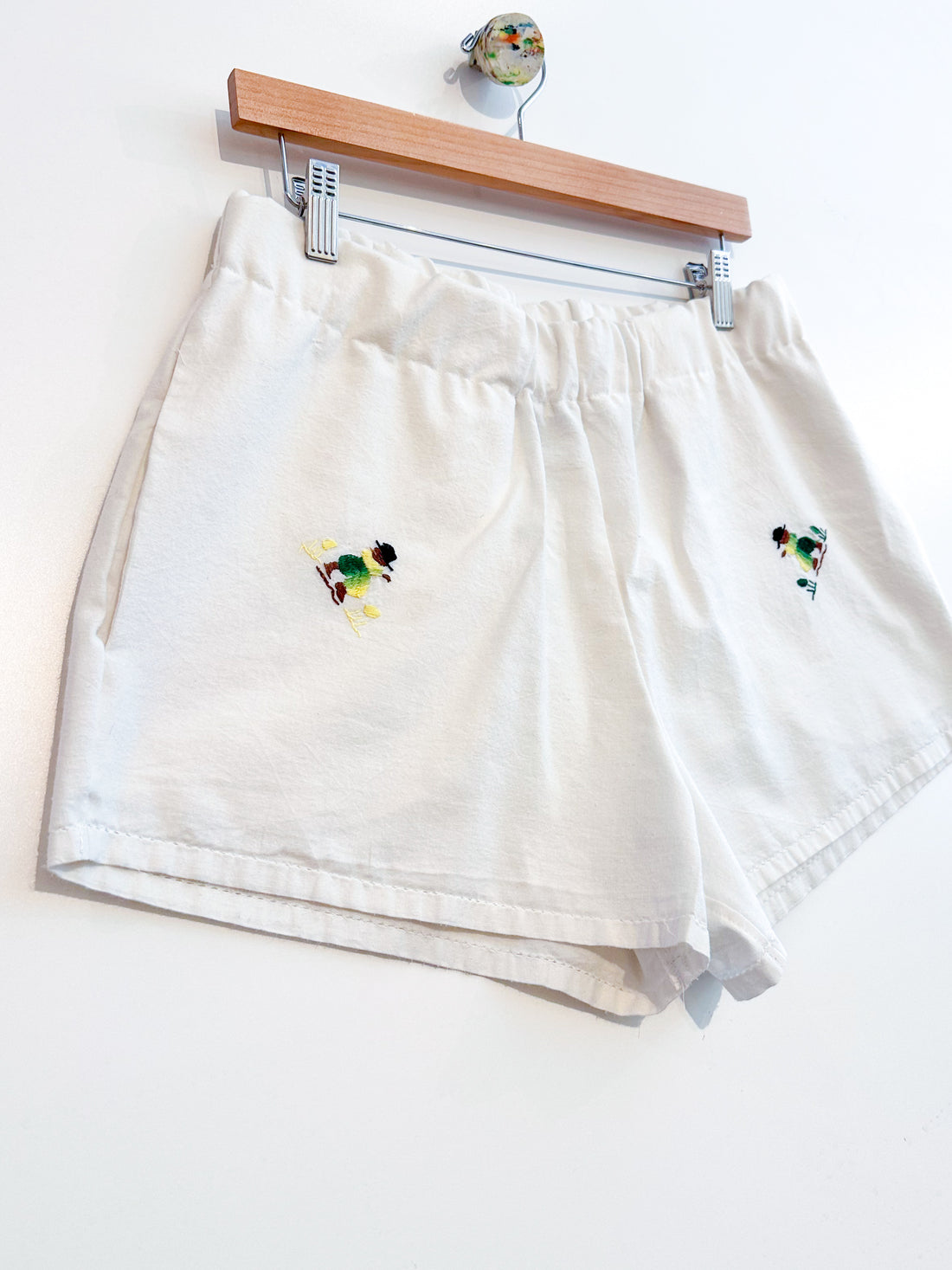 Liv embroidered linen shorts