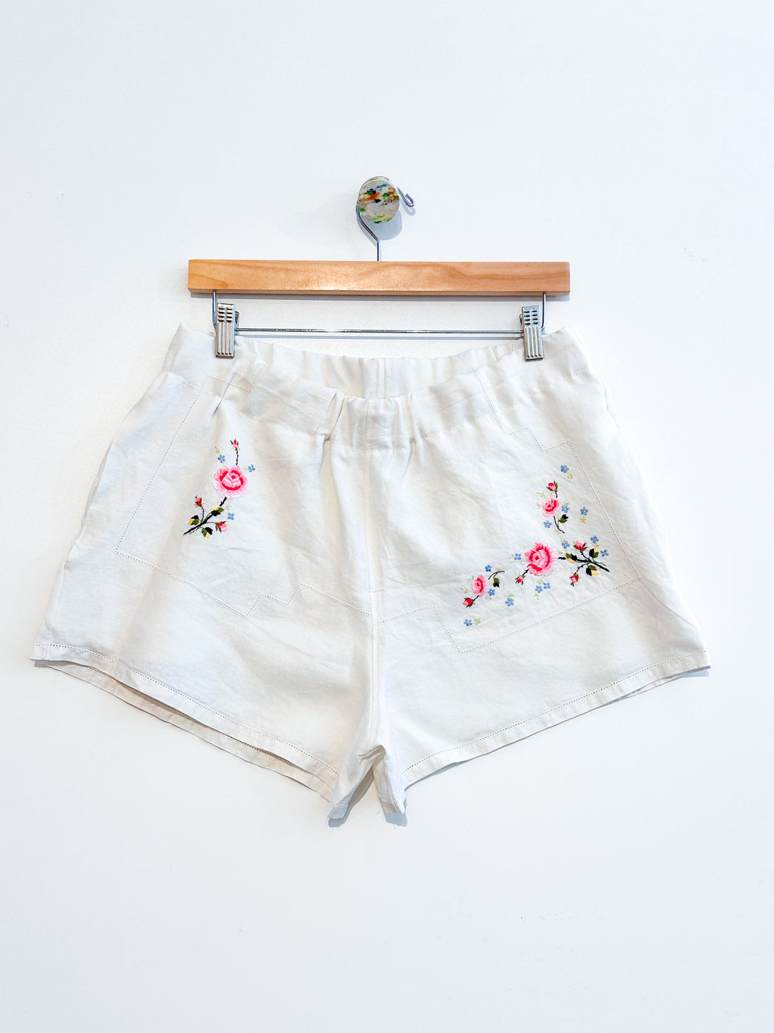 Liv embroidered linen shorts