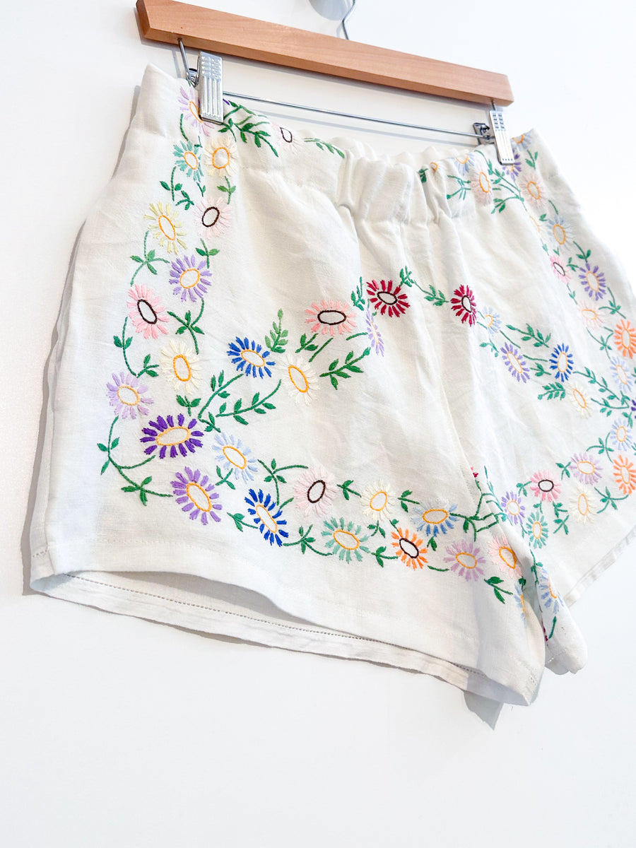 Liv embroidered linen shorts