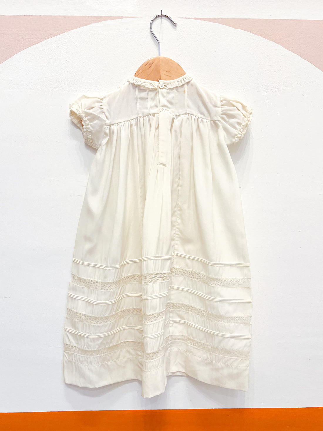 vintage newborn dress Eloise Baby vintage style you know and love Baby Geneva's Vintage Bow Dress.